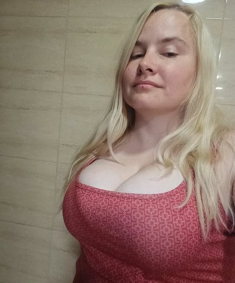 Foto di nudo di fuga di OnlyFans di Dejana Savi