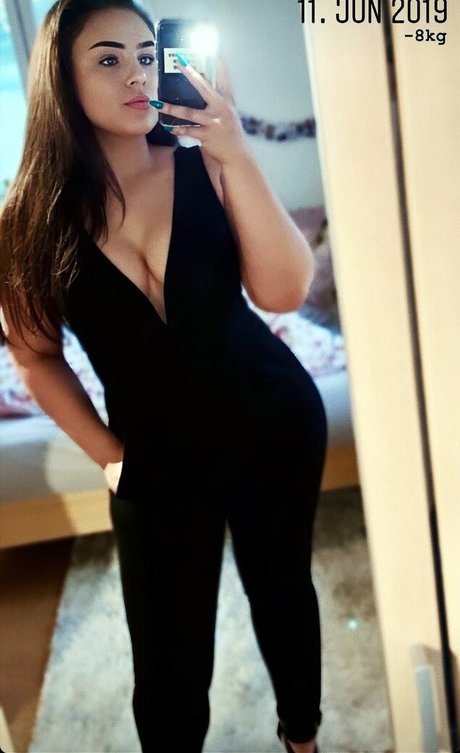 Foto di nudo di fuga di OnlyFans di Fiona Schramm