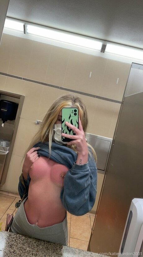 Foto di nudo di fuga di OnlyFans di Katiepardon2001