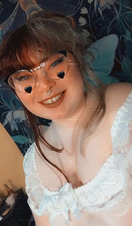 Foto di nudo di fuga di OnlyFans di Cutepeaches2
