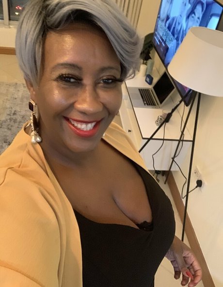 Foto di nudo di fuga di OnlyFans di Madamcaramel
