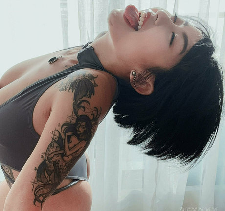 Foto di nudo di fuga di OnlyFans di Maimaiwhyder