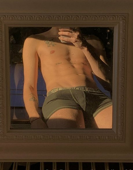 Foto di nudo di fuga di OnlyFans di Heyokihey00