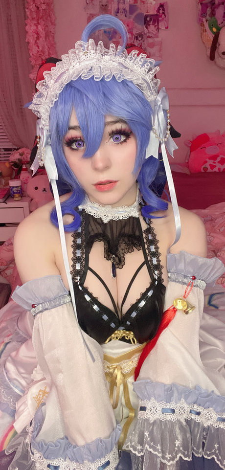 Foto di nudo di fuga di OnlyFans di Meikasama