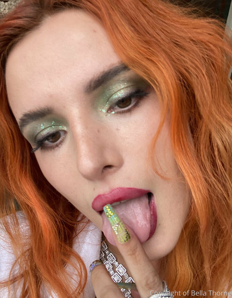Foto di nudo di fuga di OnlyFans di Bella Thorne