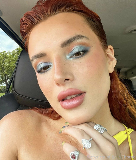 Foto di nudo di fuga di OnlyFans di Bella Thorne