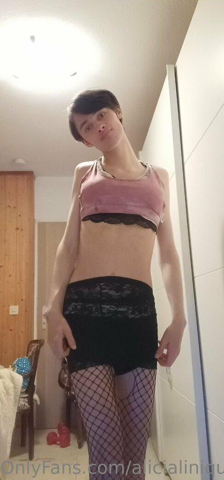 Foto di nudo di fuga di OnlyFans di Alicialiniquinn