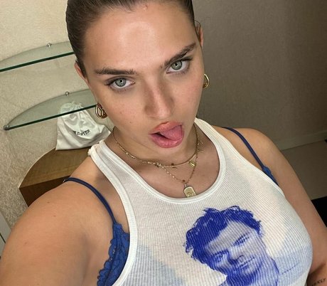 Mae Muller