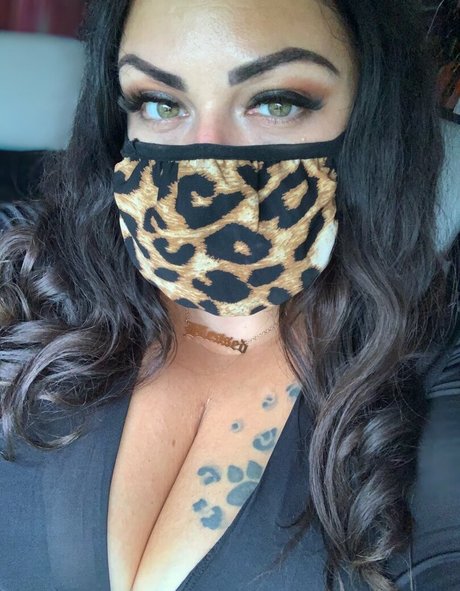 Foto di nudo di fuga di OnlyFans di Latinamarina