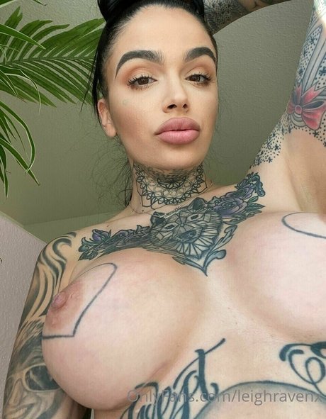 Foto di nudo di fuga di OnlyFans di Leigh Raven