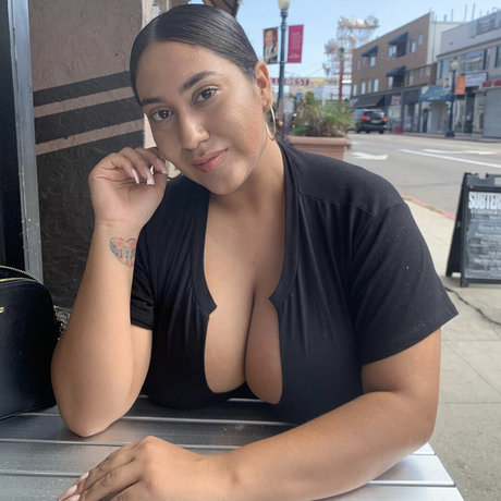 Foto di nudo di fuga di OnlyFans di Realroses