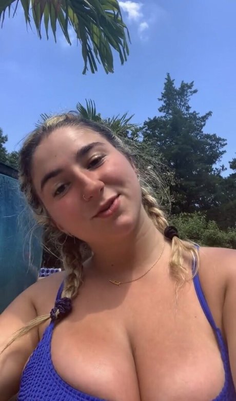 Jolie B