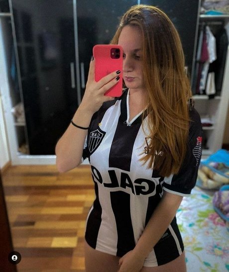 Foto di nudo di fuga di OnlyFans di Eijanine