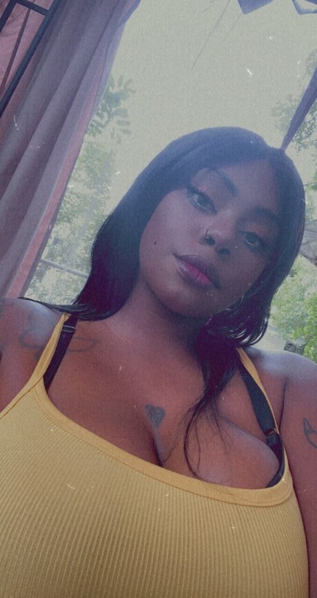 Foto di nudo di fuga di OnlyFans di Thatgirlyola