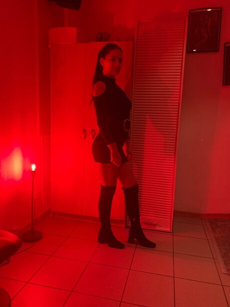 Foto di nudo di fuga di OnlyFans di Andreea Maria