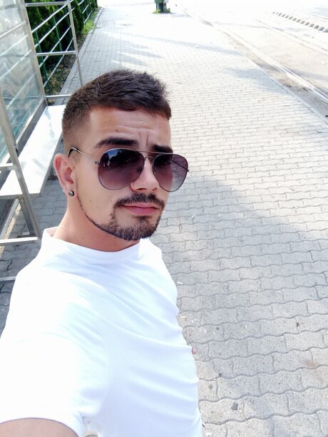 Foto di nudo di fuga di OnlyFans di Mihaialexandru Dulai