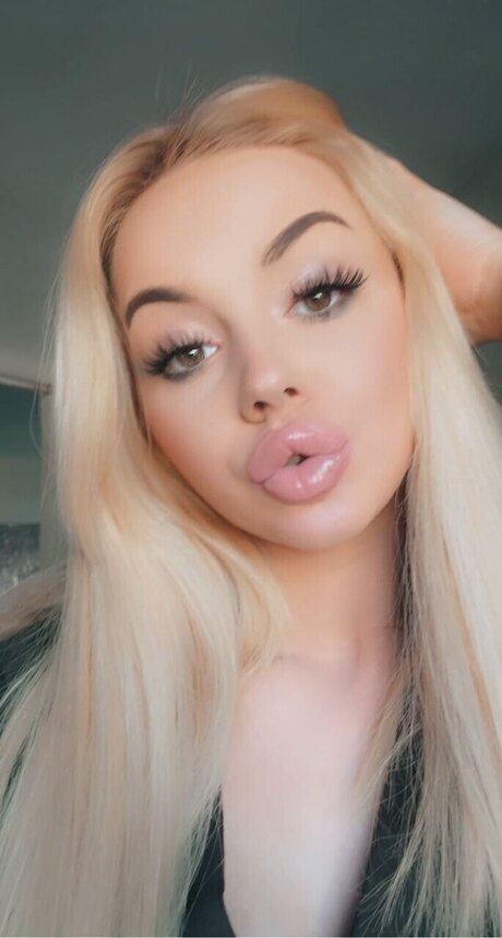 Foto di nudo di fuga di OnlyFans di Molly