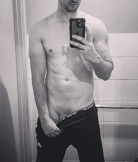 Foto di nudo di fuga di OnlyFans di Lonelybouy