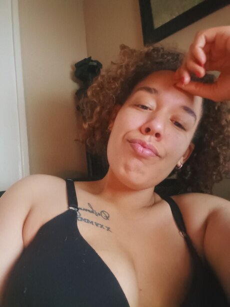 Foto di nudo di fuga di OnlyFans di Aaliyah