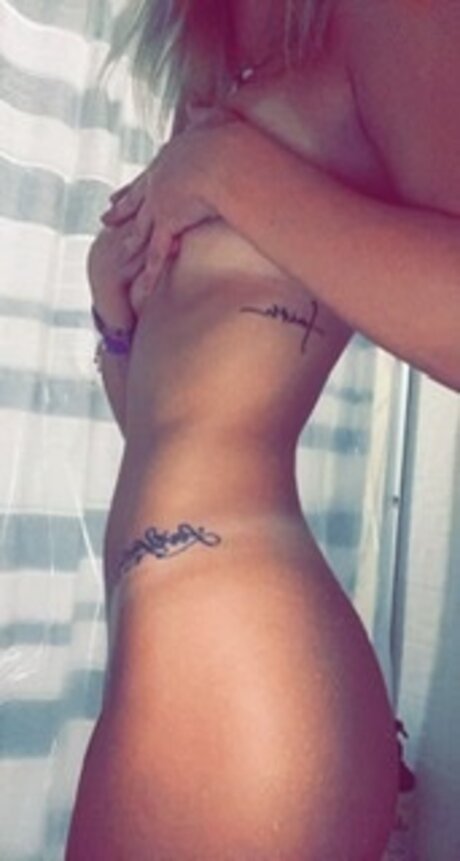 Foto di nudo di fuga di OnlyFans di Diana