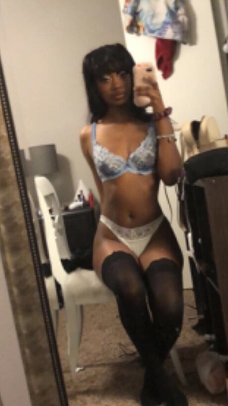 Foto di nudo di fuga di OnlyFans di Bunny