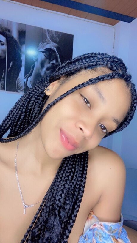 Foto di nudo di fuga di OnlyFans di Electra Jones