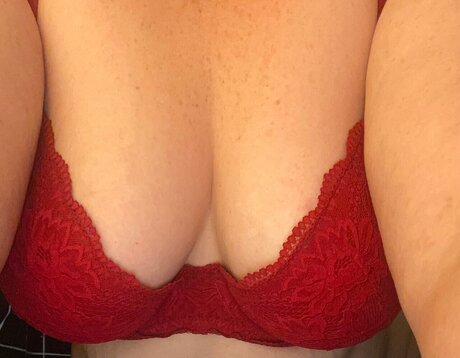 Foto di nudo di fuga di OnlyFans di Georgia