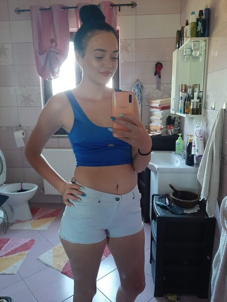 Foto di nudo di fuga di OnlyFans di Alexandra