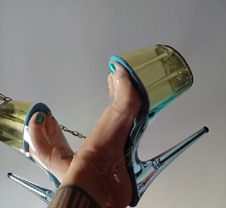 Foto di nudo di fuga di OnlyFans di Feet4u44