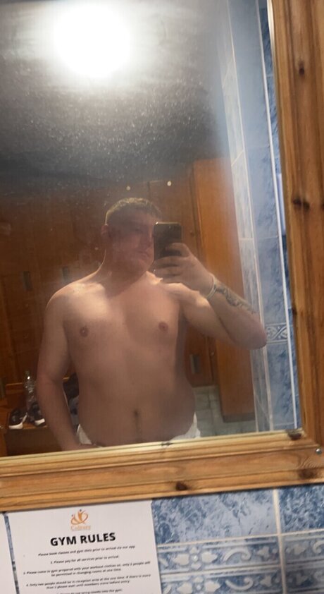 Foto di nudo di fuga di OnlyFans di Brandon