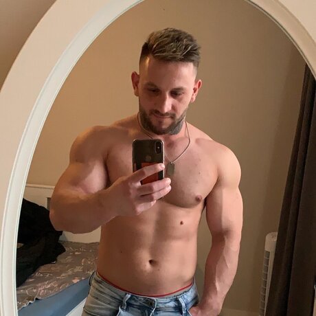 Foto di nudo di fuga di OnlyFans di Laurentiu