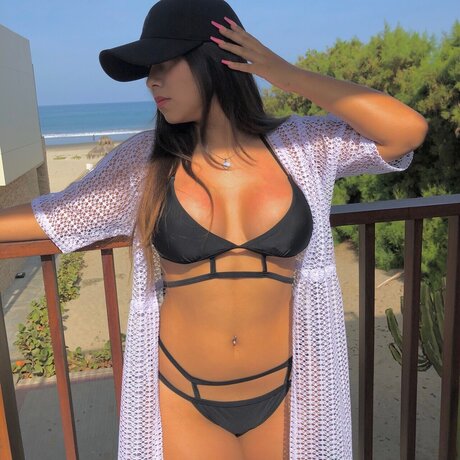 Foto di nudo di fuga di OnlyFans di Katherine Antuane