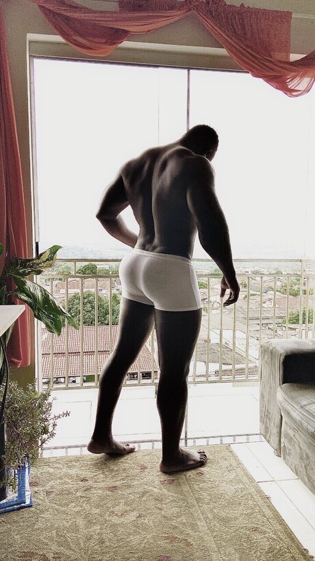 Foto di nudo di fuga di OnlyFans di Blouisy 