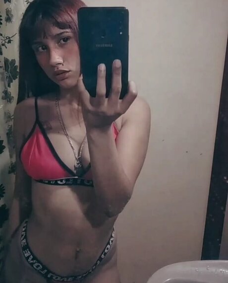 Foto di nudo di fuga di OnlyFans di Gatitaa Salvaje