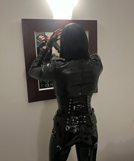 Foto di nudo di fuga di OnlyFans di Goddess Kapri