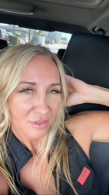 Foto di nudo di fuga di OnlyFans di Anisia G