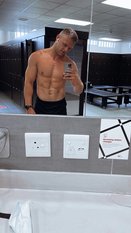 Foto di nudo di fuga di OnlyFans di Brian