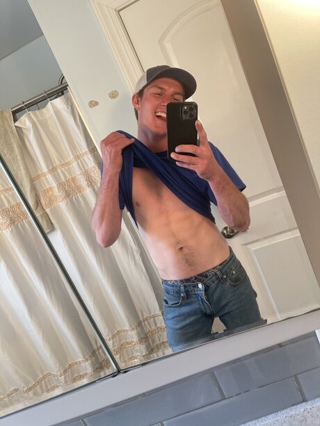 Foto di nudo di fuga di OnlyFans di Smitty1999