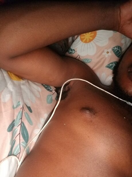 Foto di nudo di fuga di OnlyFans di Wild Jamaica
