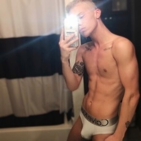 Foto di nudo di fuga di OnlyFans di Zach
