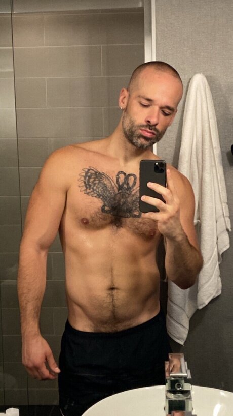 Foto di nudo di fuga di OnlyFans di Sean