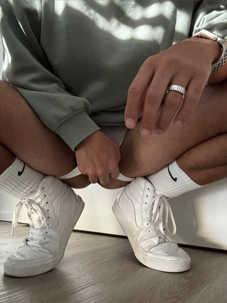 Foto di nudo di fuga di OnlyFans di Jonas Jaron