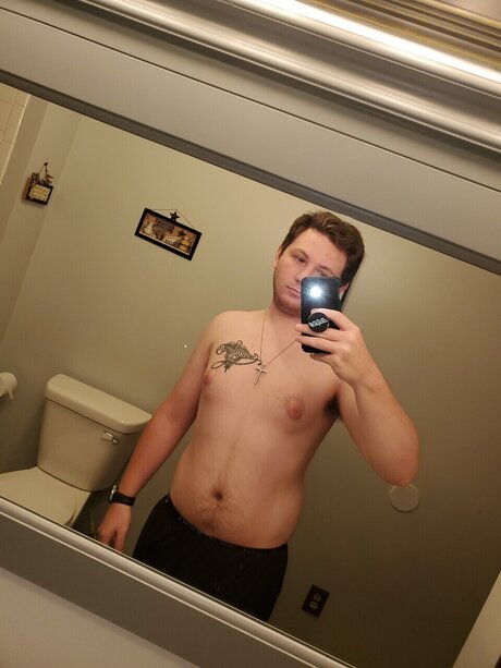 Foto di nudo di fuga di OnlyFans di Garrett Bertke