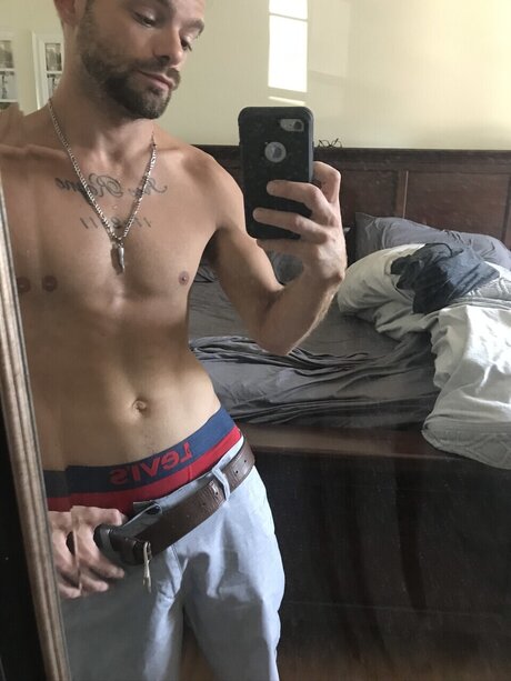 Foto di nudo di fuga di OnlyFans di Louie