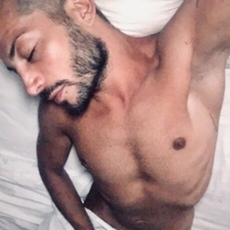 Foto di nudo di fuga di OnlyFans di Loris