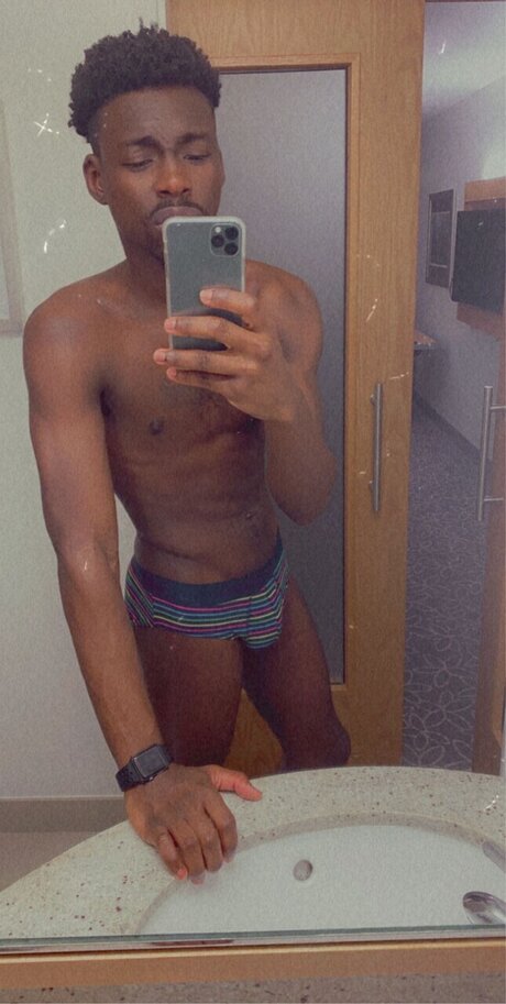 Foto di nudo di fuga di OnlyFans di Alex