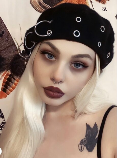 Foto di nudo di fuga di OnlyFans di Internetangel