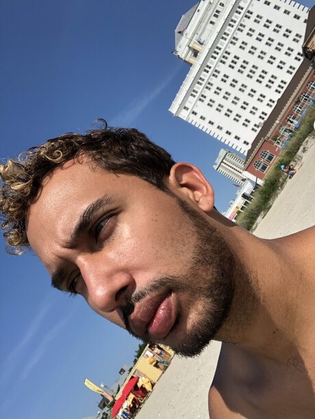 Foto di nudo di fuga di OnlyFans di Ag