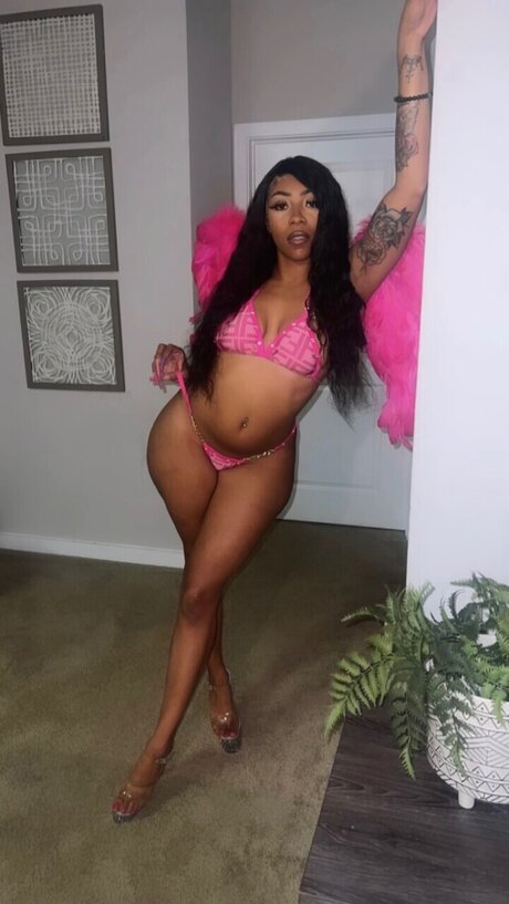 Foto di nudo di fuga di OnlyFans di Kolaa
