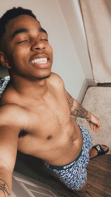 Foto di nudo di fuga di OnlyFans di Dewopbabyyy